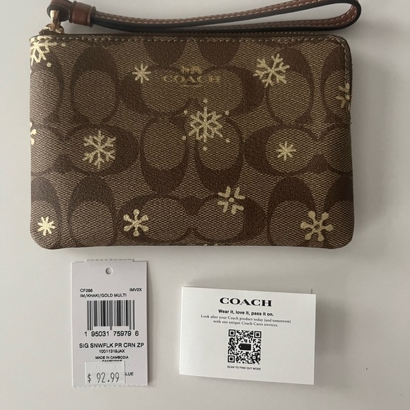 NWT Coach Corner Zip Wristlet In Signature Canvas With Snowflake Print - Picture 3 of 6